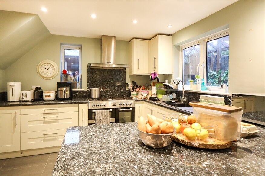 Additional image 4 of Noke Shot, Harpenden, AL5