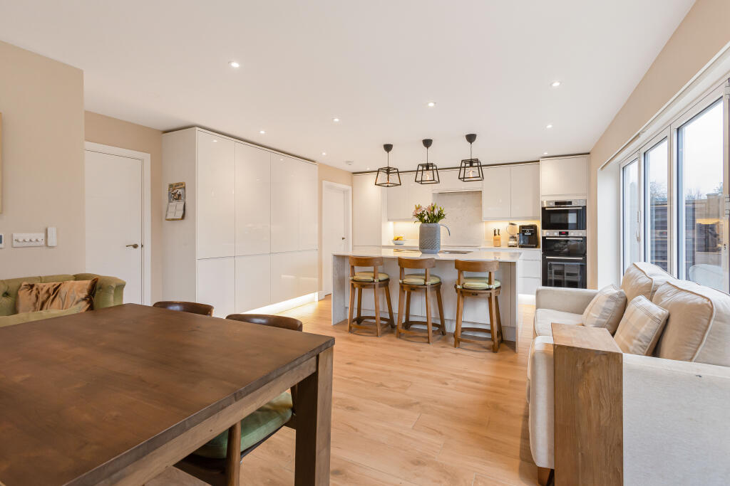 Additional image 13 of Carisbrooke Road, St. Albans, Hertfordshire, AL2