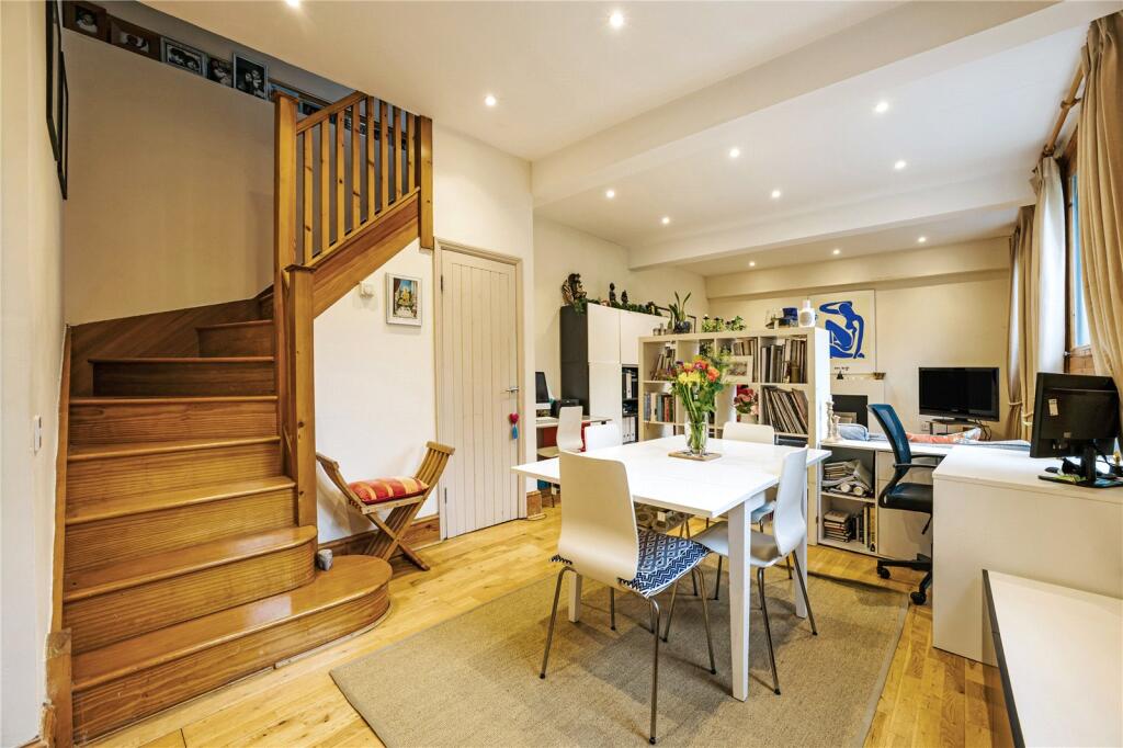 Additional image 5 of Holywell Mews, Holywell Hill, St. Albans, Hertfordshire, AL1