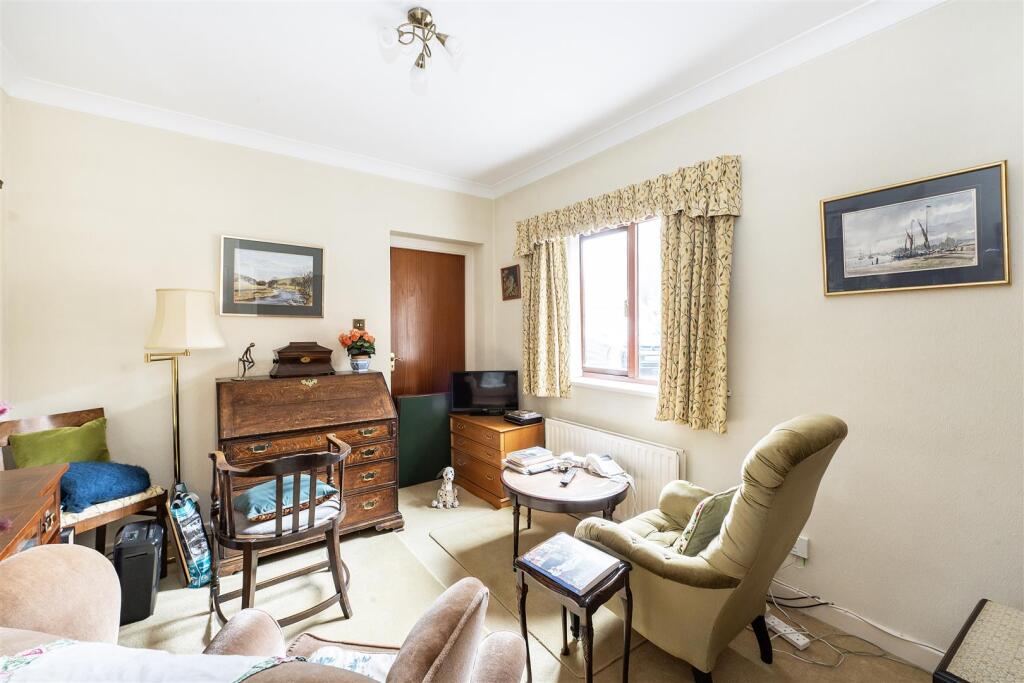 Additional image 8 of Hatching Green, Harpenden