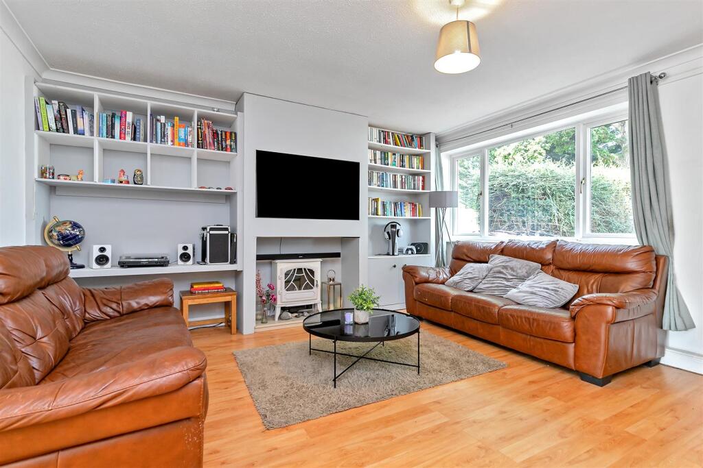 Additional image 3 of Pinewood Close, St. Albans