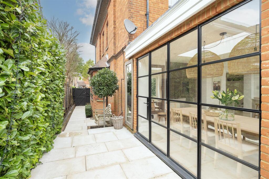 Additional image 18 of Hollybush Lane, Harpenden