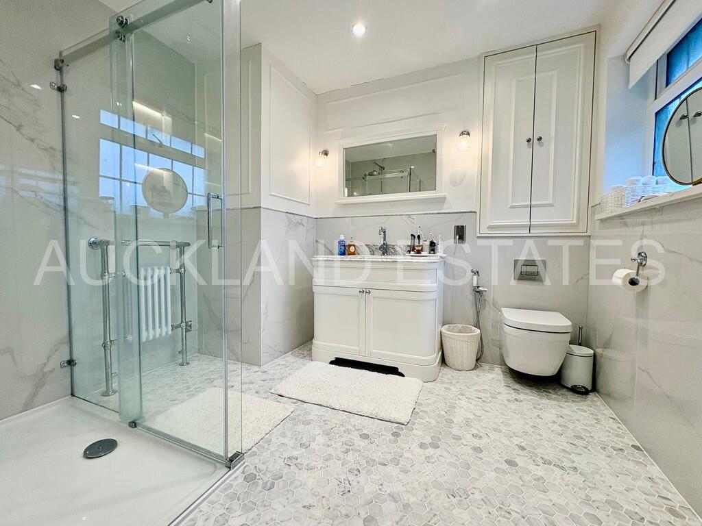 Additional image 22 of Foxes Lane, Brookmans Park, AL9