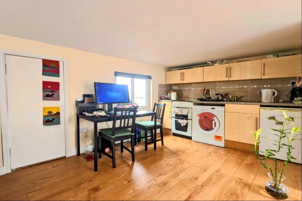 Additional image 4 of Kings Road, London Colney, St. Albans, Hertfordshire, AL2