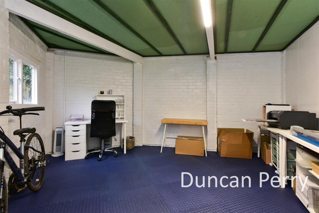 Additional image 17 of Pooleys Lane, Welham Green