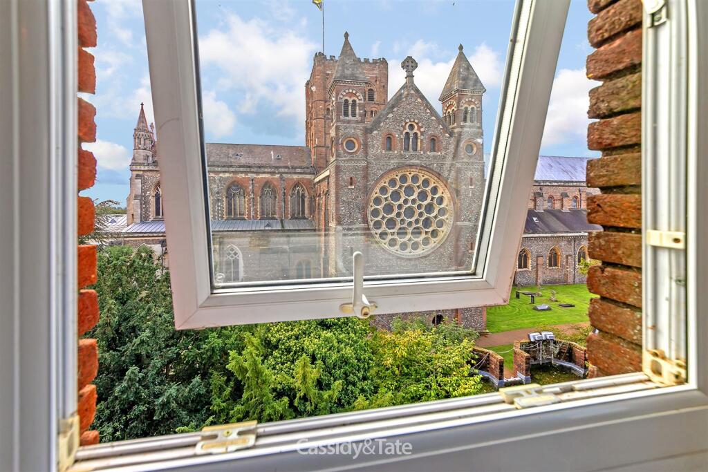 Additional image 16 of 12 Heritage CloseSt AlbansHertfordshire