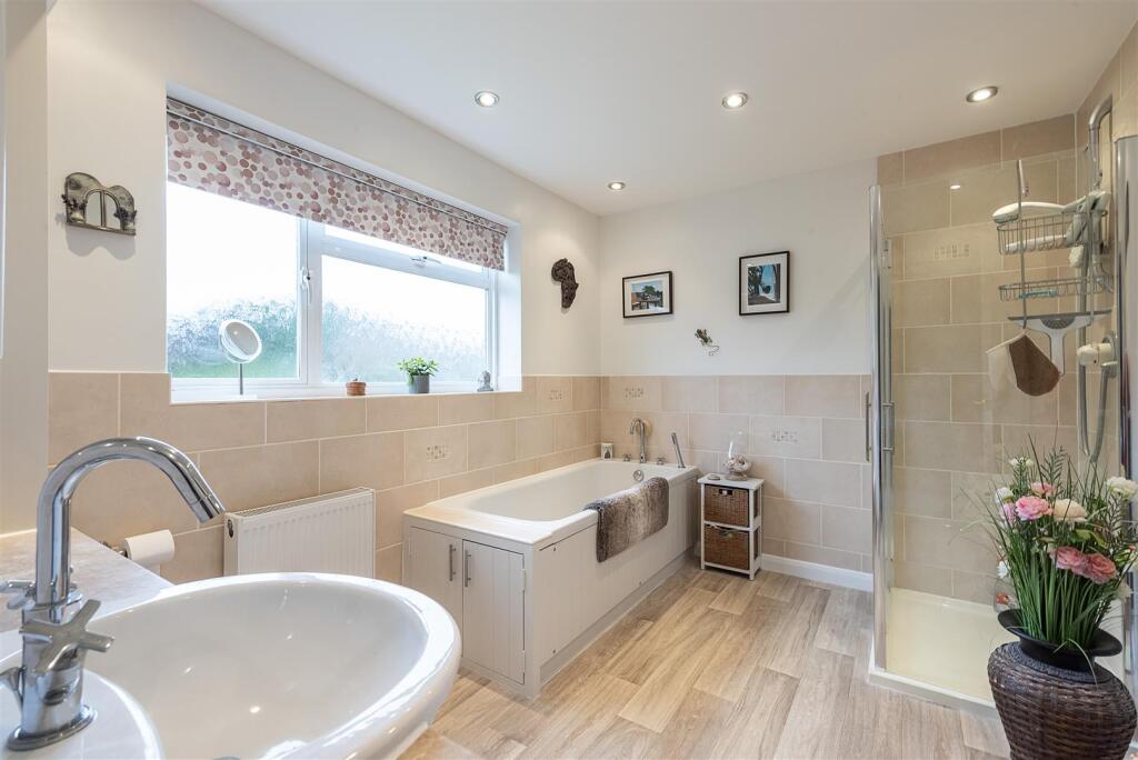 Additional image 10 of Tuffnells Way, Harpenden