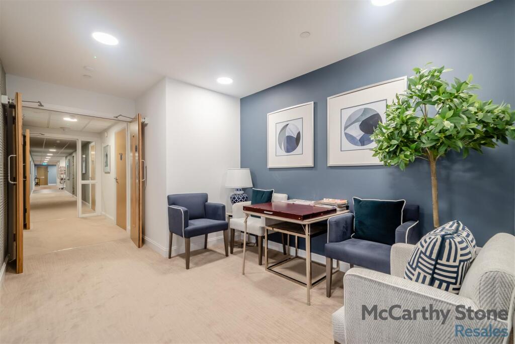 Additional image 40 of Great North Road, Hatfield