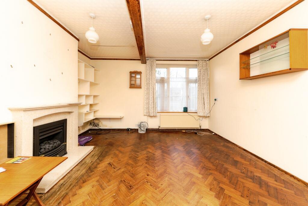 Additional image 3 of Applecroft Road, Welwyn Garden City