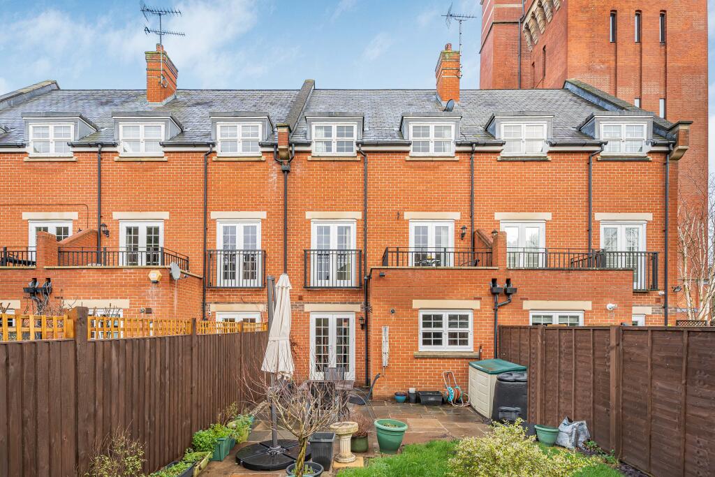 Additional image 24 of Beningfield Drive, London Colney, AL2