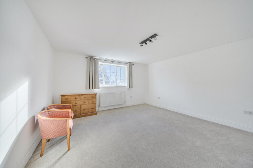 Additional image 14 of Long Buftlers, Harpenden, AL5