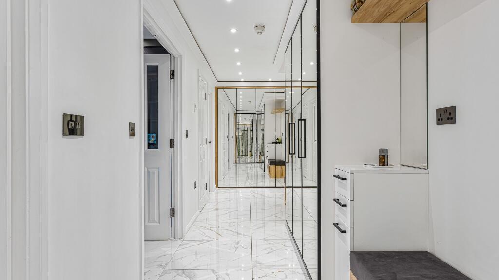 Additional image 2 of Royal Arch Apartments, Mailbox, Wharfside Street, Birmingham, B1