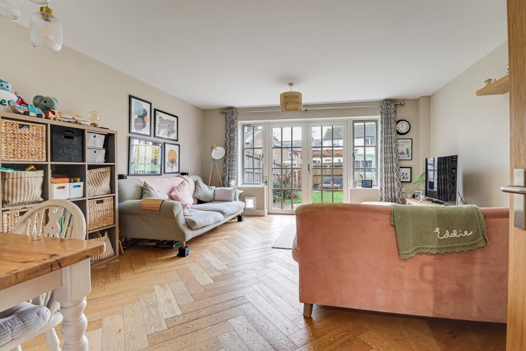 Additional image 23 of Black Cat Close, Redbourn, AL3