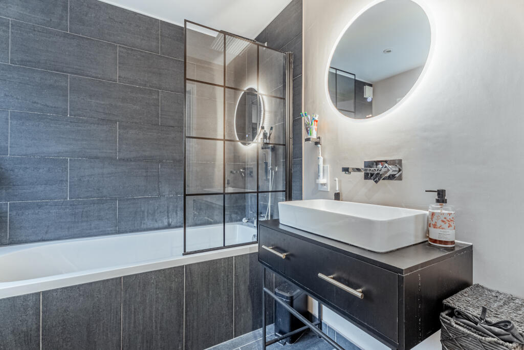 Additional image 12 of Castle Rise, Wheathampstead, St. Albans, Hertfordshire, AL4