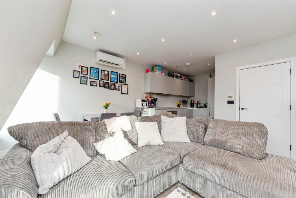 Additional image 6 of Parkway, Welwyn Garden City