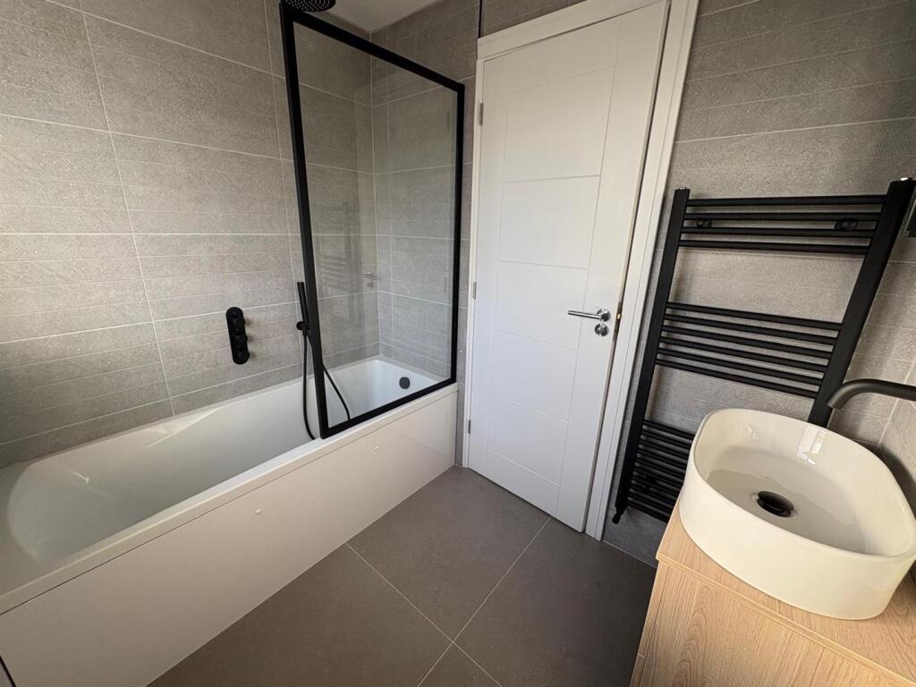 Additional image 9 of Wych Elms, Park Street, Hertfordshire, AL2