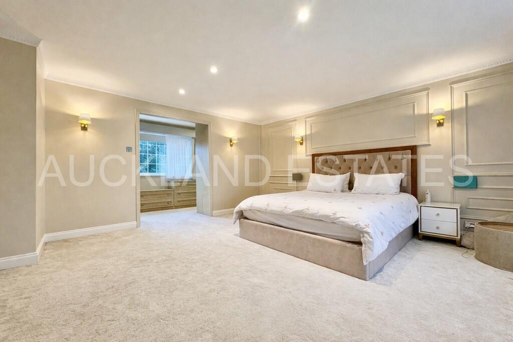 Additional image 19 of Foxes Lane, Brookmans Park, AL9