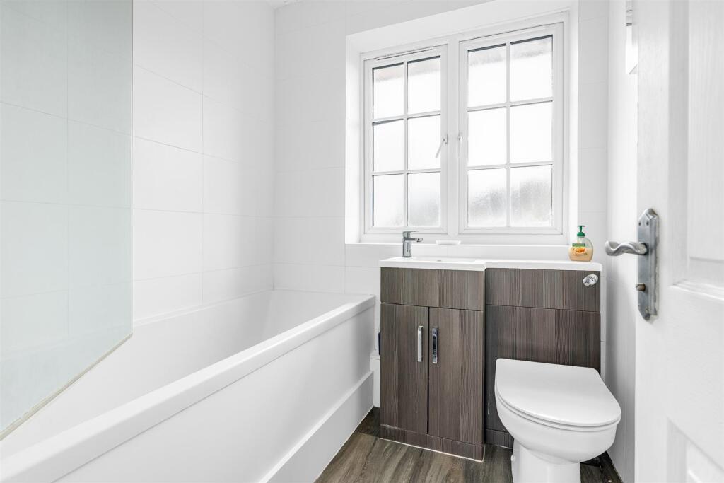 Additional image 22 of Youngs Rise, Welwyn Garden City