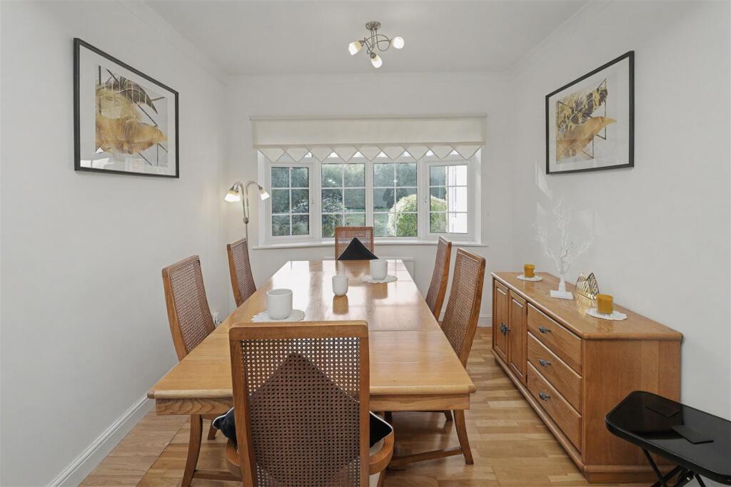 Additional image 4 of Bulls Lane, Brookmans Park