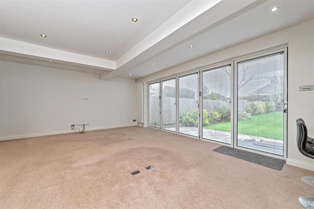 Additional image 6 of North Riding, Bricket Wood