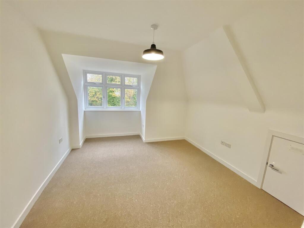 Additional image 7 of Georges Wood Road, Brookmans Park