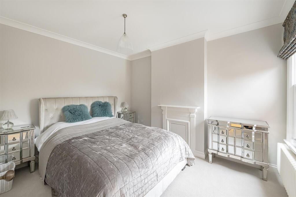 Additional image 7 of Park Mount, Harpenden