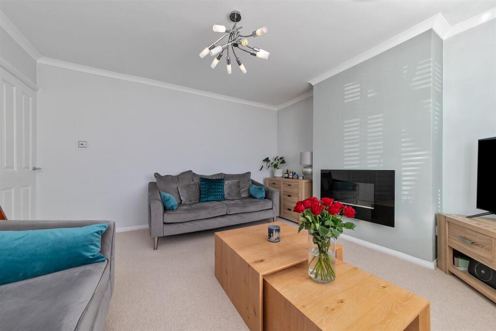 Additional image 9 of Blackthorn Close, St. Albans