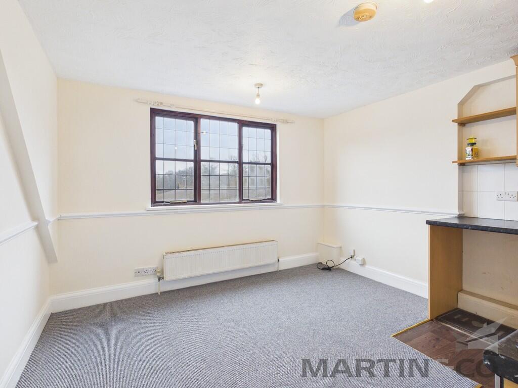 Bricket Lodge, Lye Lane