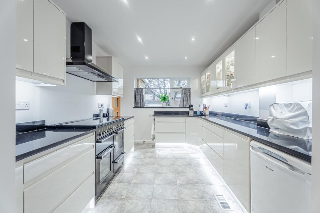 Additional image 10 of Long Fallow, St. Albans, Hertfordshire, AL2