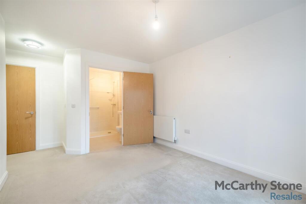 Additional image 12 of Great North Road, Hatfield