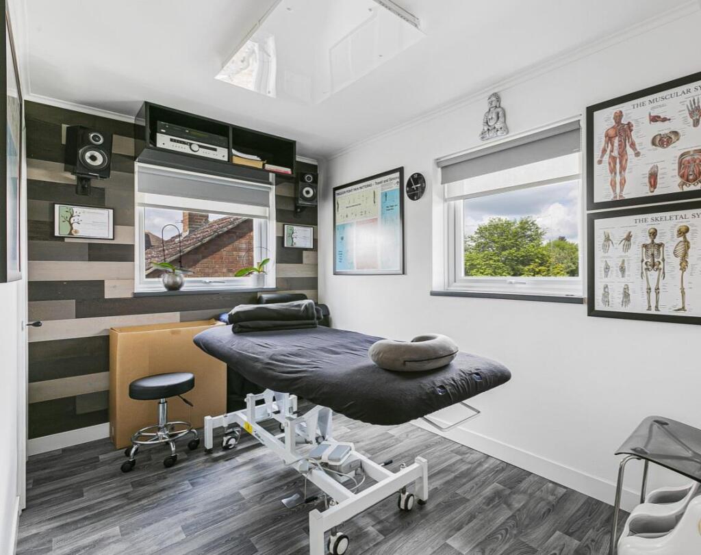 Additional image 17 of Puttocks Drive, Welham Green