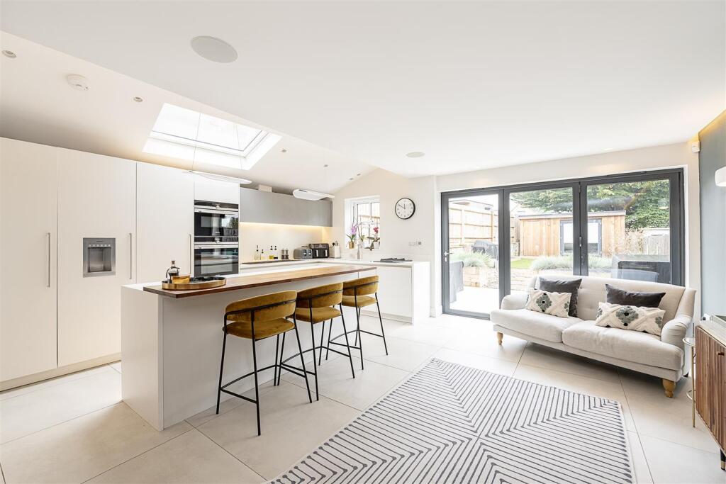 Additional image 13 of Park Mount, Harpenden