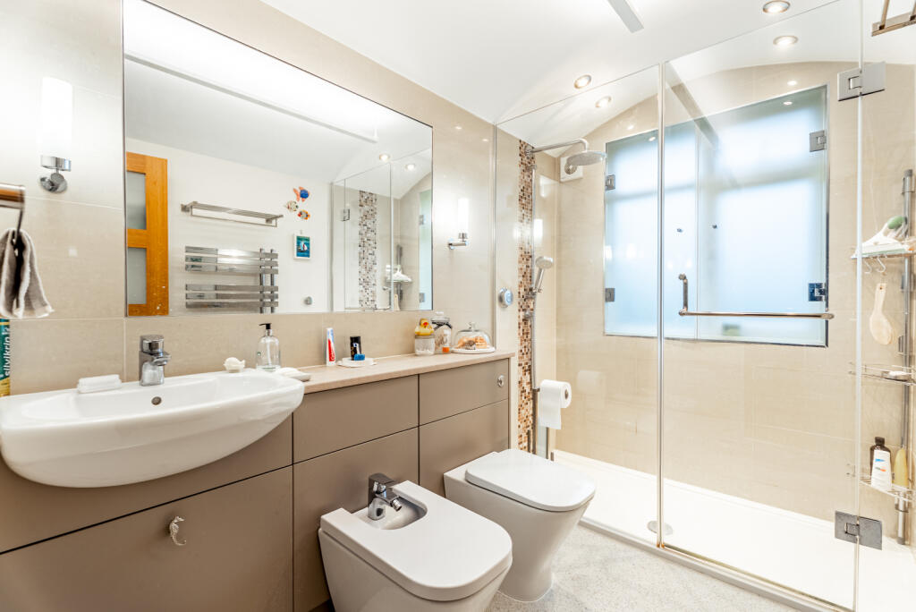 Additional image 10 of Bullens Green Lane, Colney Heath, St. Albans, Hertfordshire, AL4