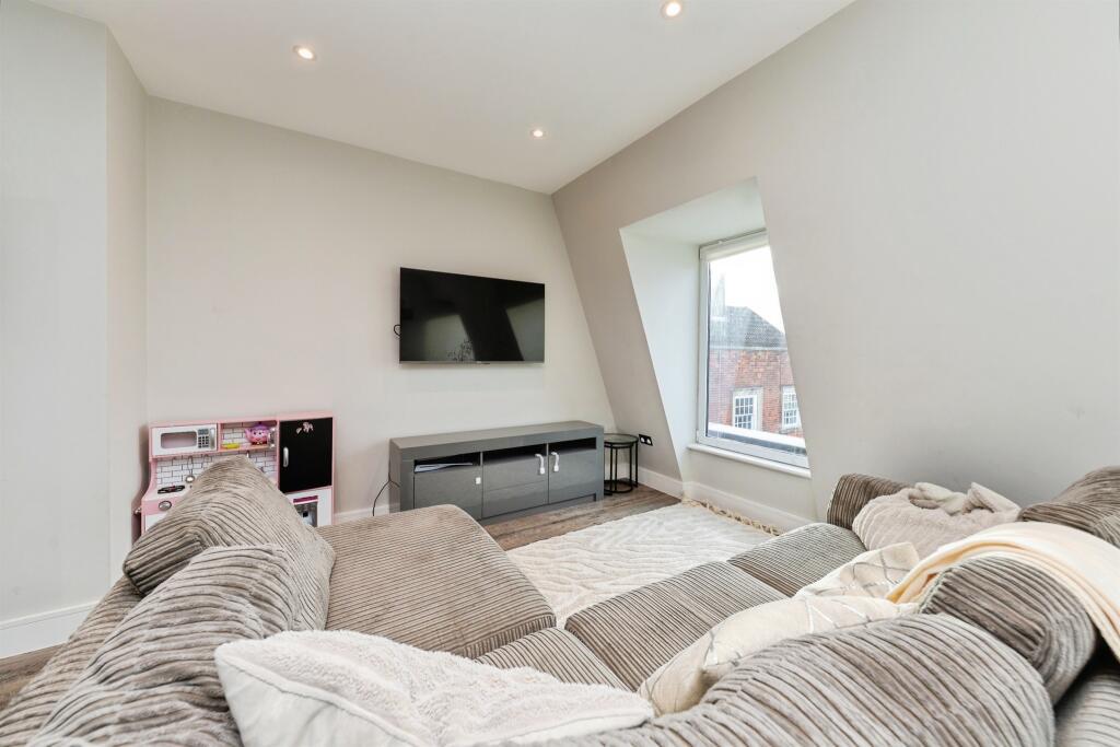 Additional image 19 of Parkway, Welwyn Garden City