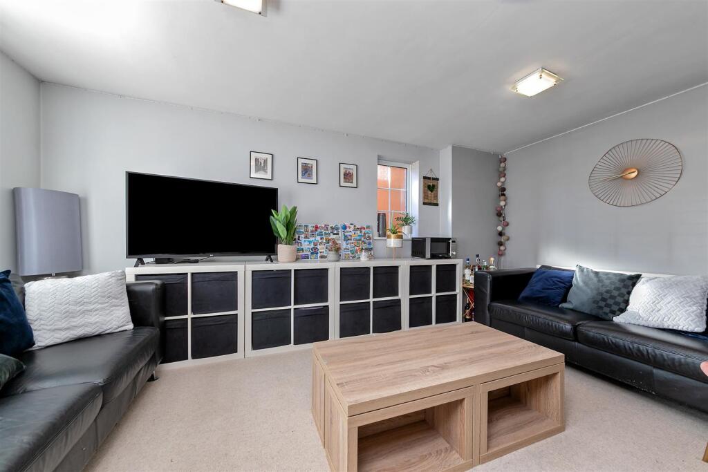 Additional image 10 of Blackthorn Close, St. Albans