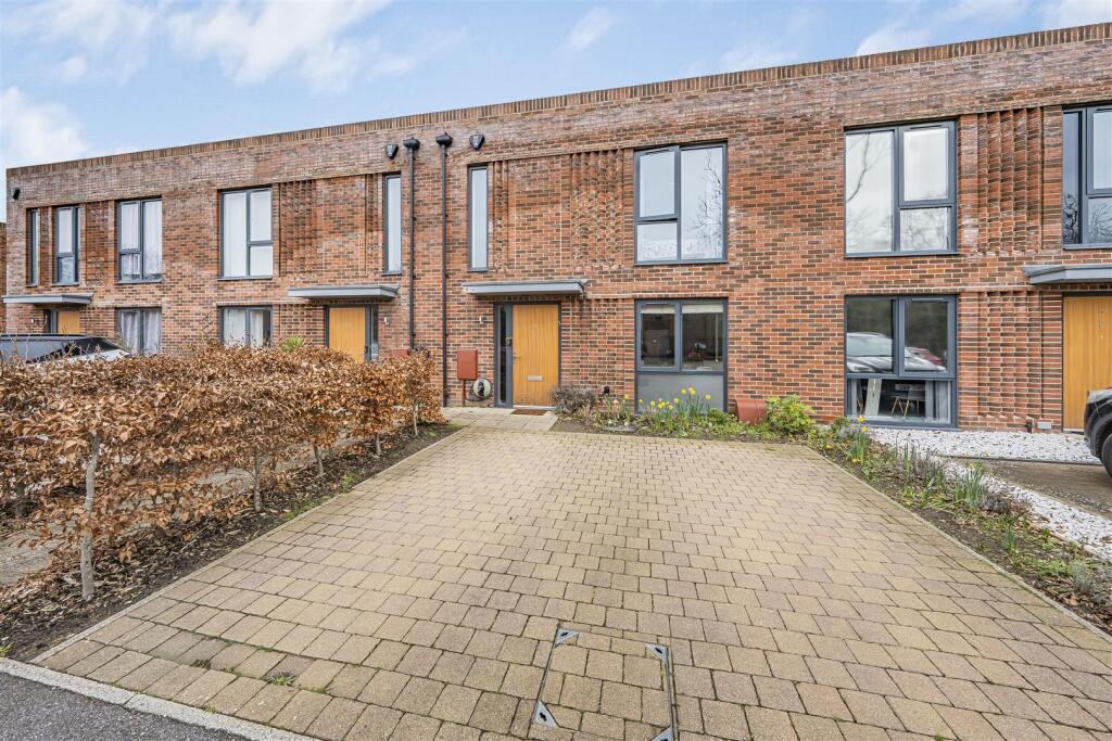 Barnes Wallis Way, Bricket Wood, St. Albans