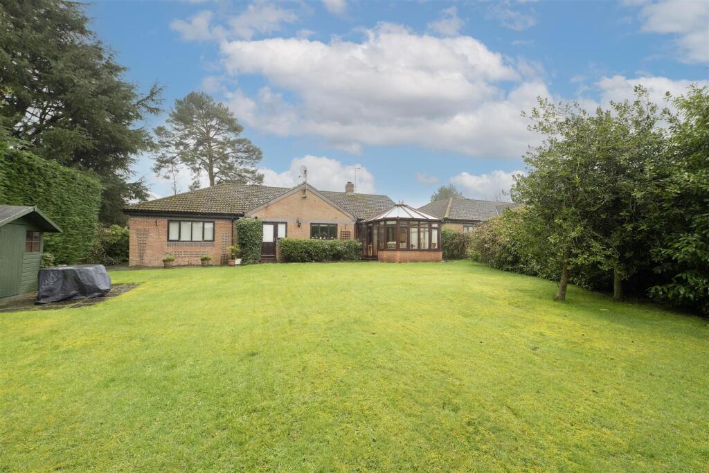 Additional image 11 of Hatching Green, Harpenden