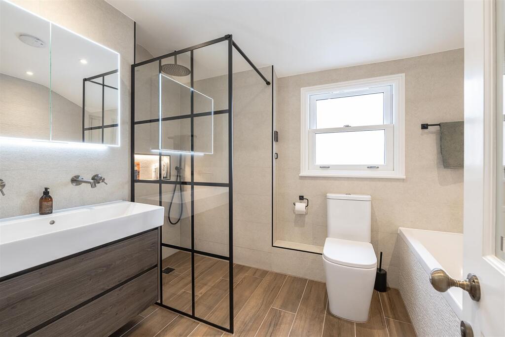 Additional image 9 of Park Mount, Harpenden