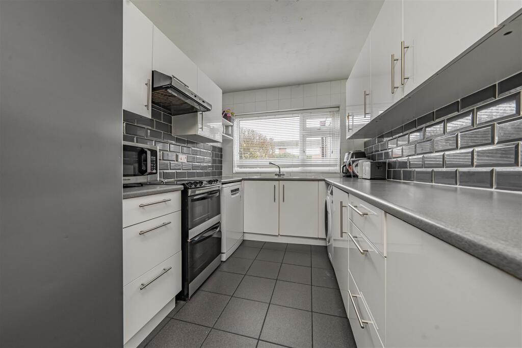 Additional image 5 of Wood End, Park Street, St. Albans