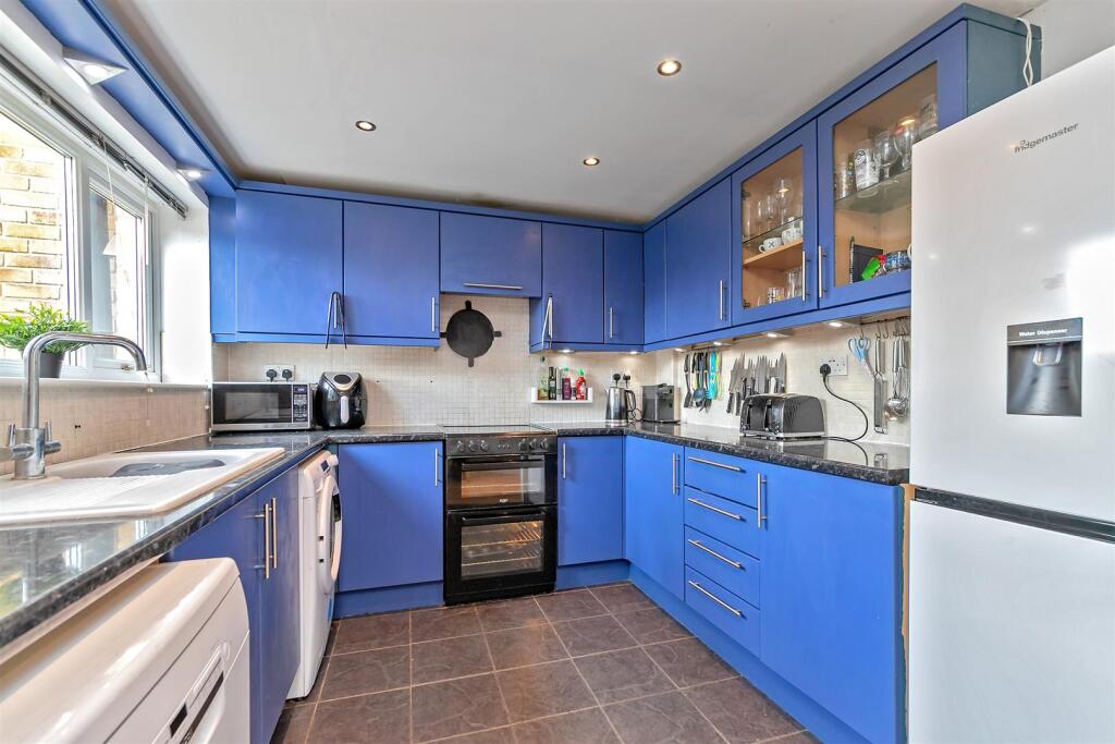 Additional image 7 of Pinewood Close, St. Albans