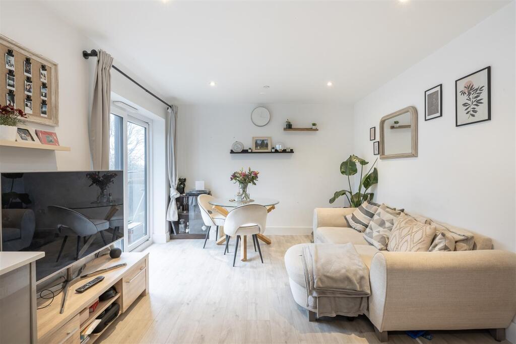 Additional image 9 of 15 Sandridge Park, St Albans