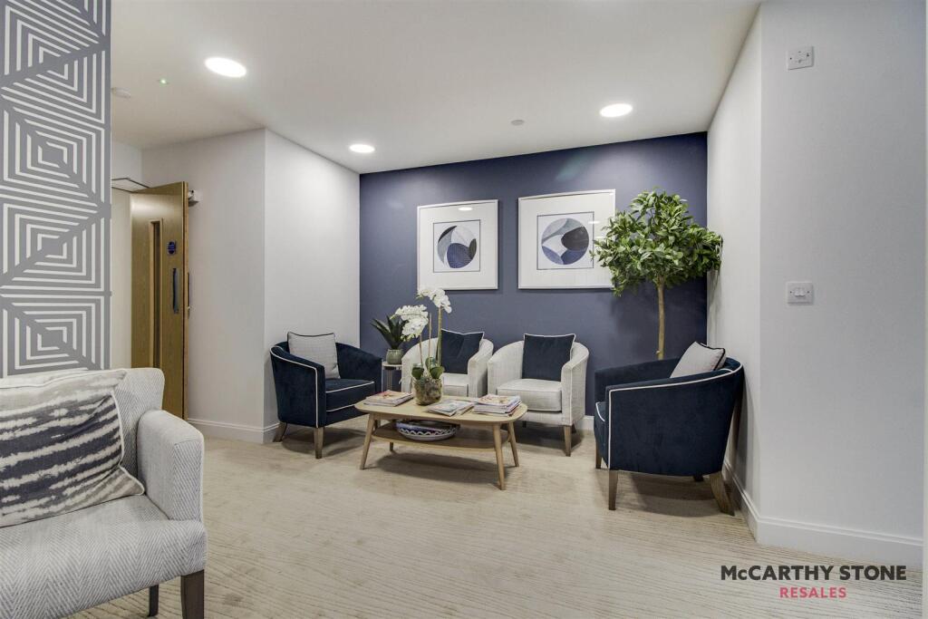 Additional image 28 of Great North Road, Hatfield