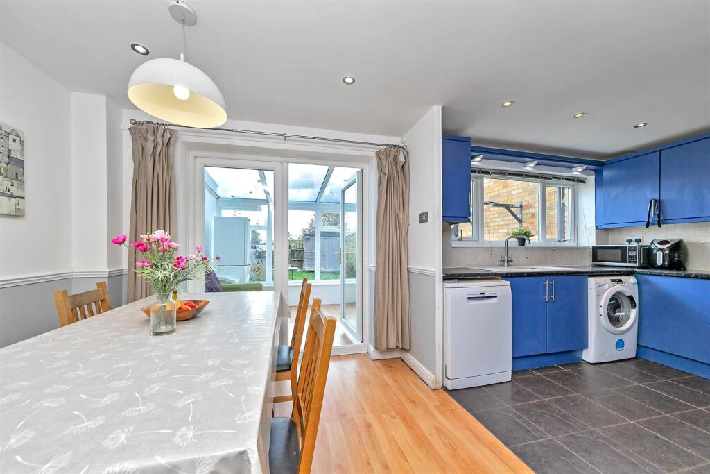 Additional image 4 of Pinewood Close, St. Albans