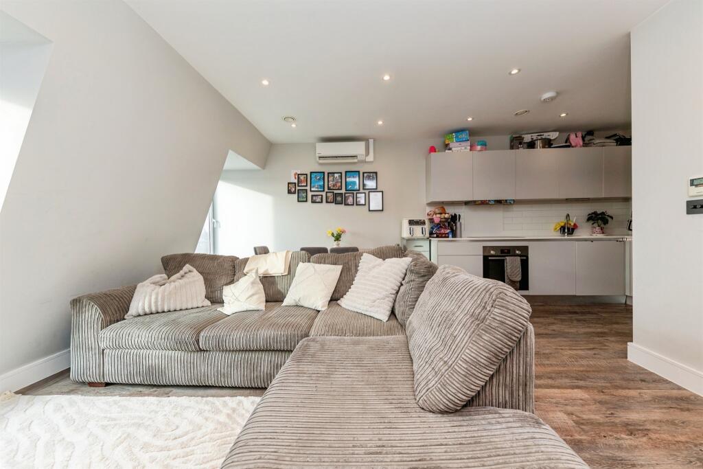 Additional image 5 of Parkway, Welwyn Garden City