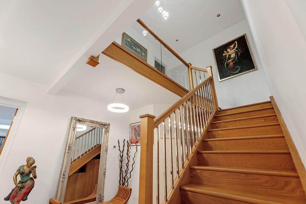 Additional image 13 of Pine Grove, Brookmans Park, AL9