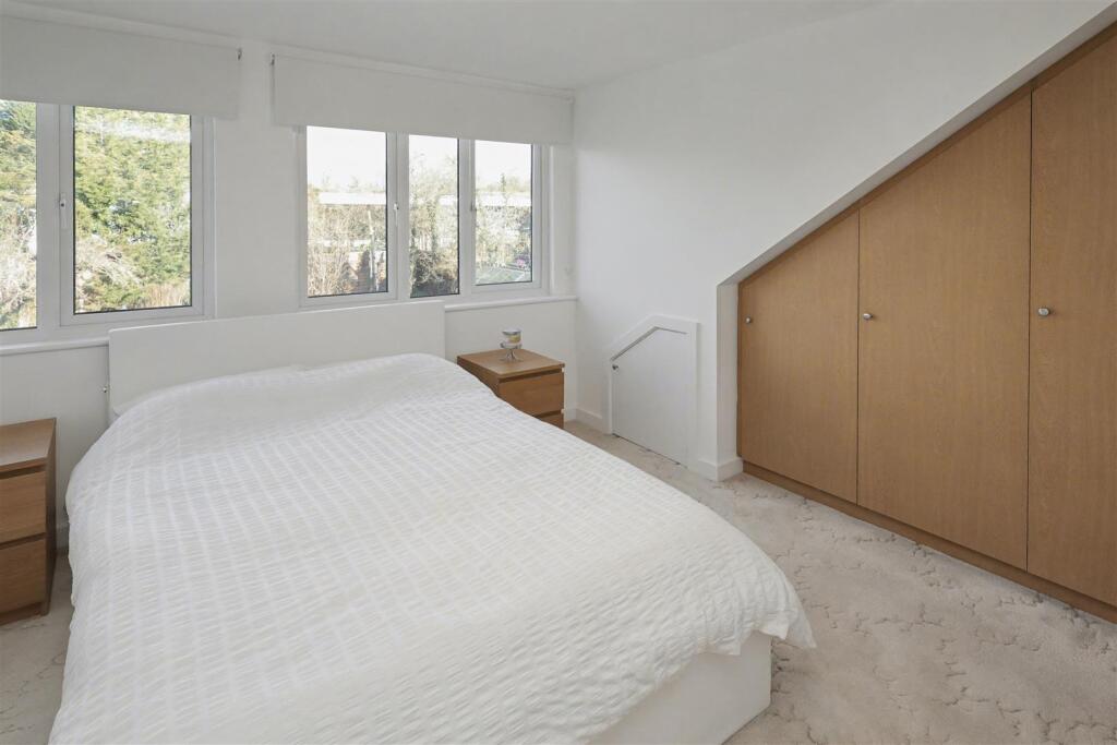 Additional image 17 of Bulls Lane, Brookmans Park