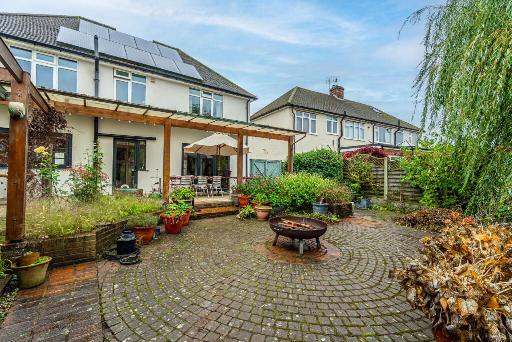 Additional image 21 of Bullens Green Lane, Colney Heath, St. Albans, Hertfordshire, AL4