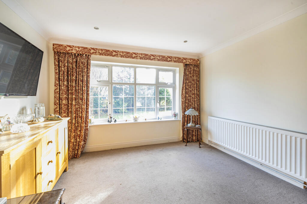 Additional image 7 of Long Buftlers, Harpenden, AL5