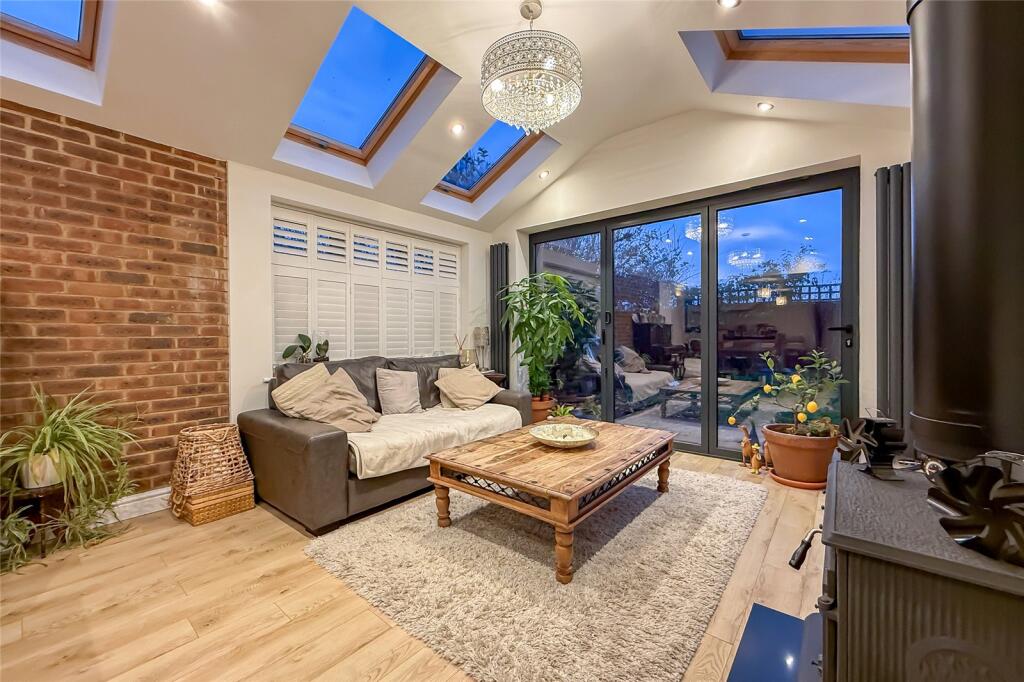 Additional image 21 of Magnolia Close, Park Street, St. Albans, Hertfordshire, AL2