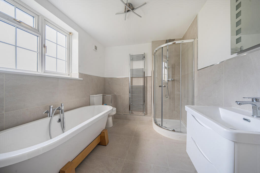 Additional image 12 of Long Buftlers, Harpenden, AL5